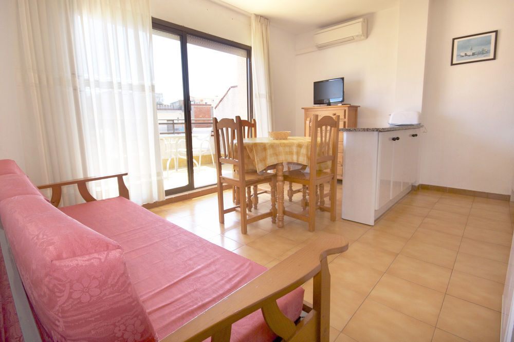 Apartaments Palamos - Pal Beach Екстер'єр фото